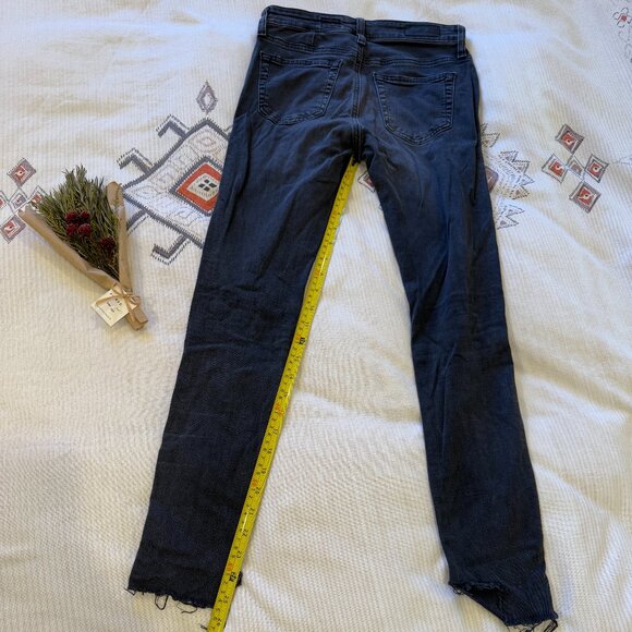 The Farrah Skinny Ankle Color: 13 YEARS DUSTY BLACK 25 Crop Step Fray with Seam - Picture 4 of 6
